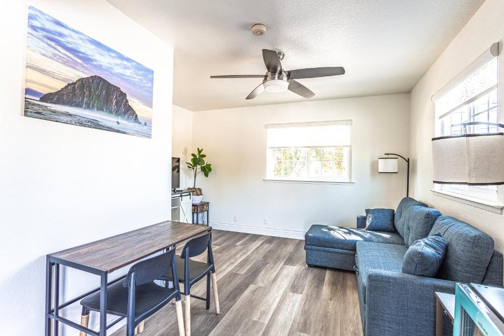 Coastal Breeze Inn